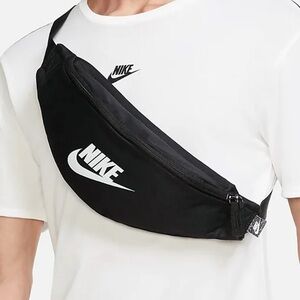 Nike Heritage Fanny Pack Belt Bag Black